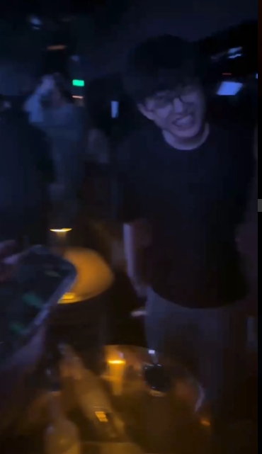 还有猛料？爆料称：疑似去年亚军后BLG团建现场，前主教练还带Bin去PC？