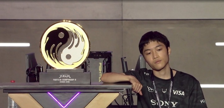 街霸6成都白金赛：日本14岁少年夺冠！国内路人王力压众高手进前8