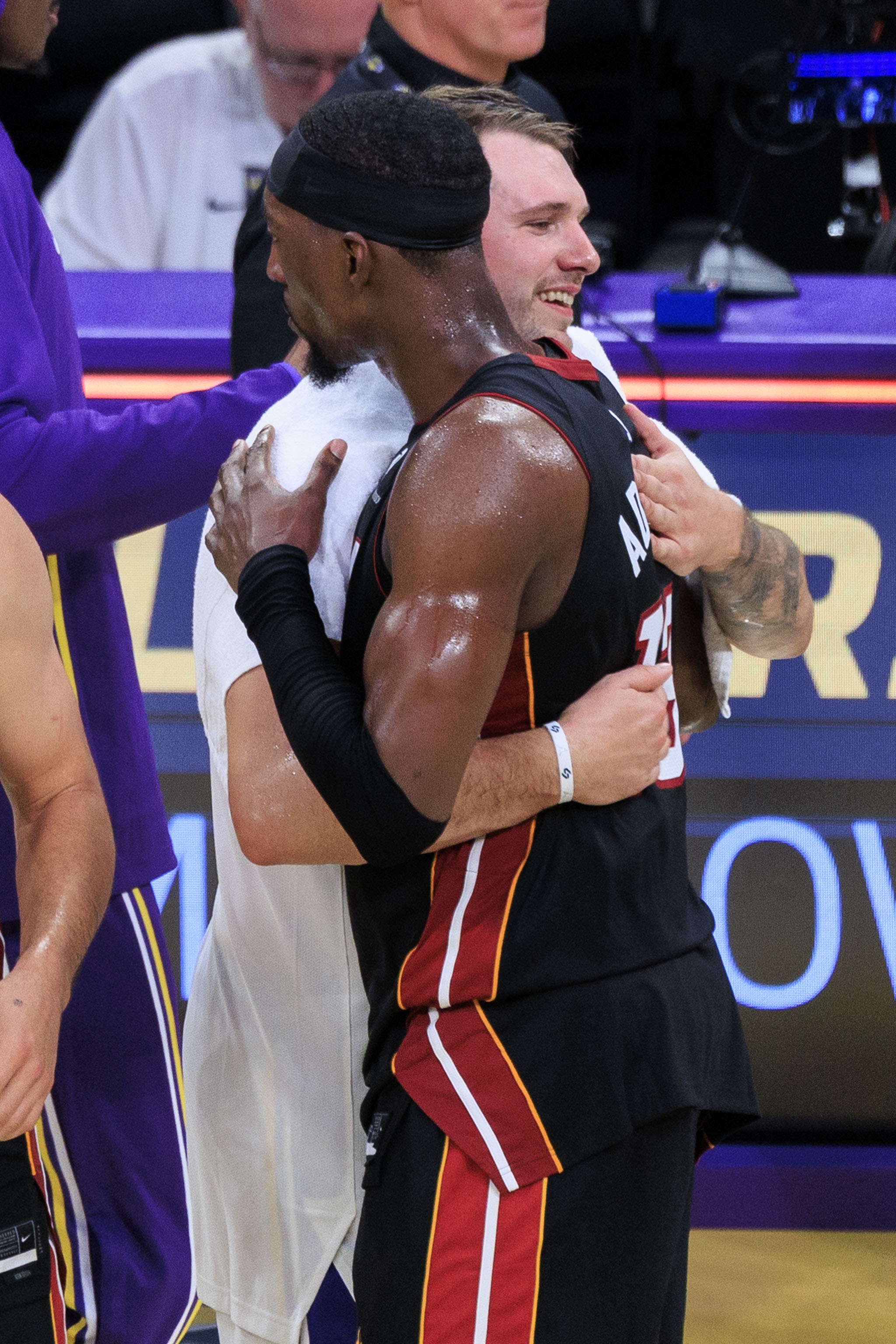 阿德巴约连续两场比赛合砍107分和东契奇并列第11 第一是161分