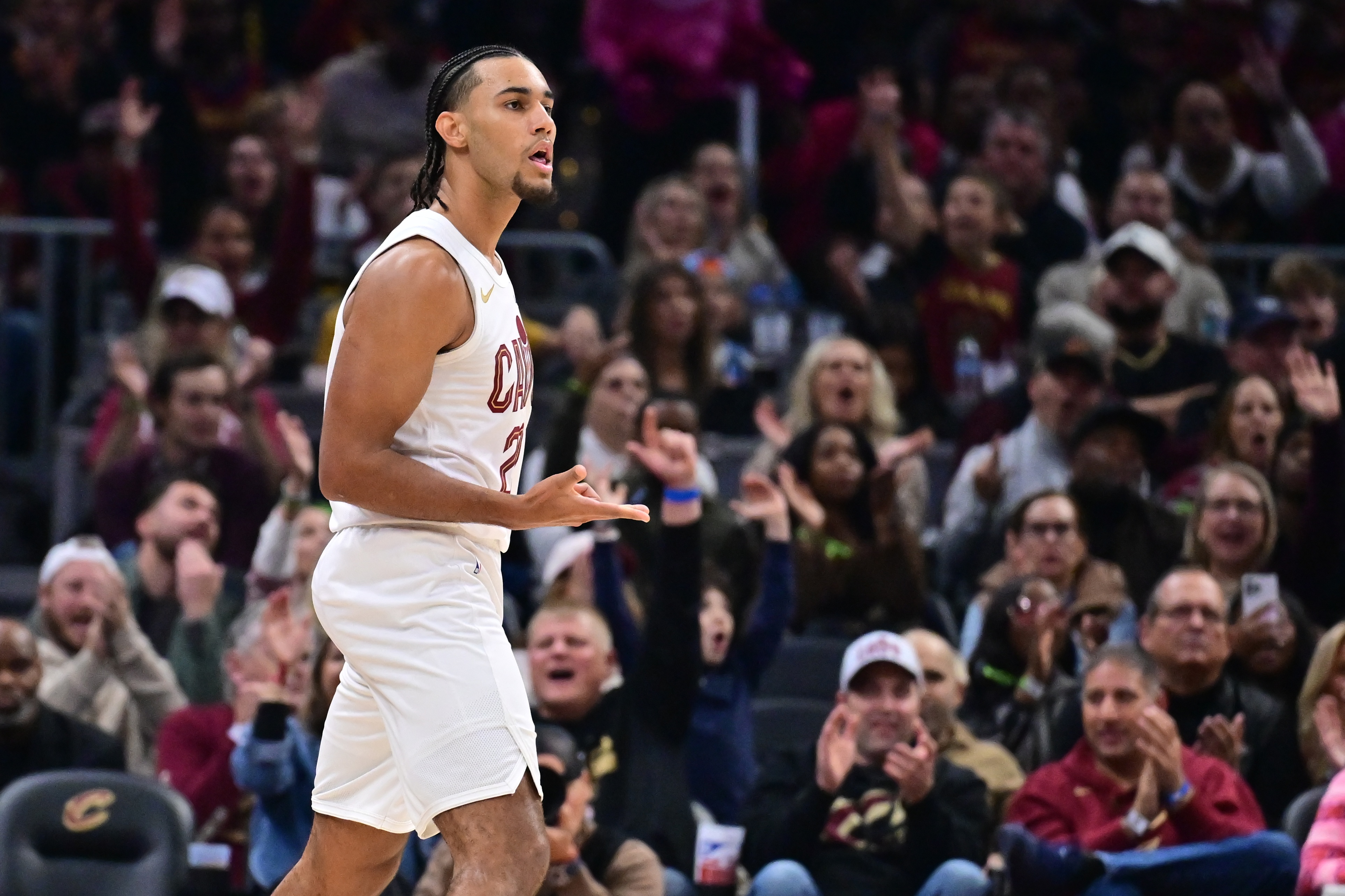 [热门观察]一球不丢！阿伦半场5中❗5拿10分5板2助2帽 泰森3中3拿到9分(图2)