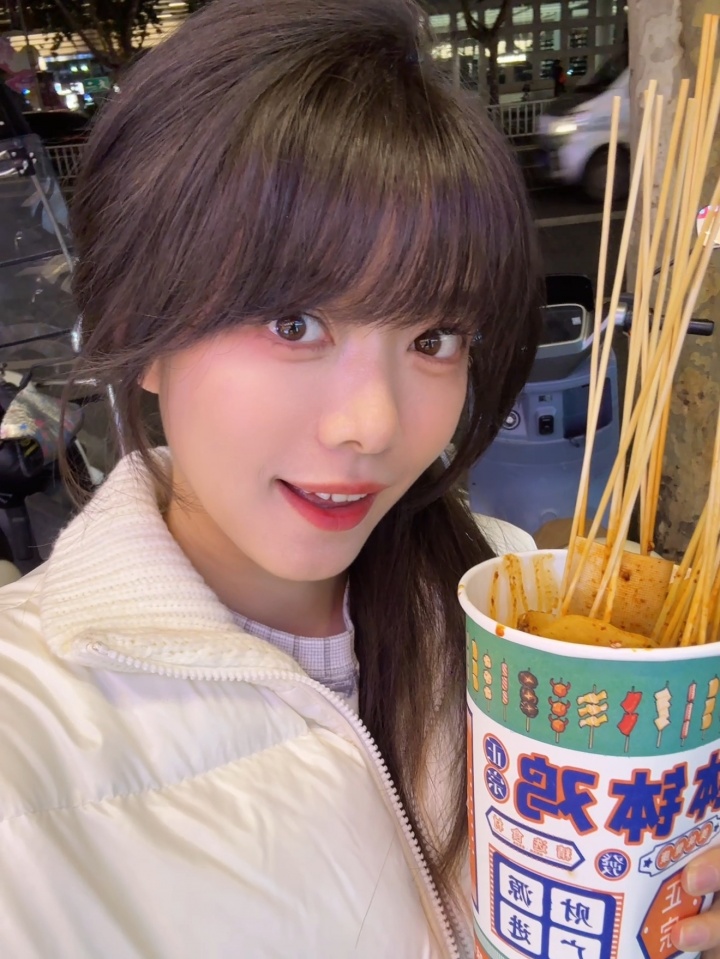 主持骆歆晒美食日常：这就是成都人的人情味吗？