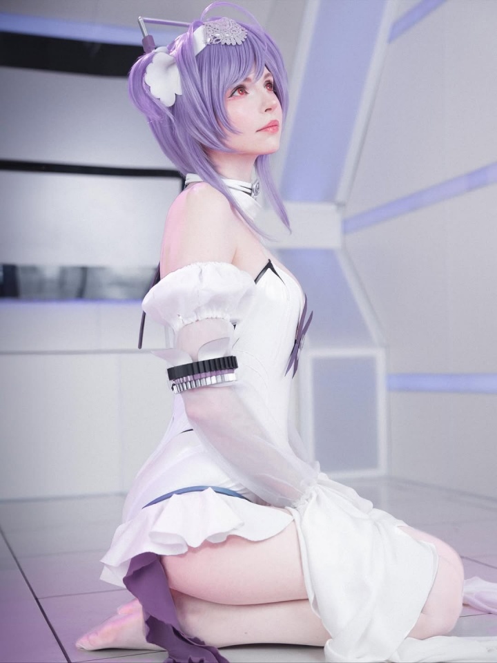 艾什莉体模PeachMilky更新《妮姬》Cos：肤白貌美 凹凸有致