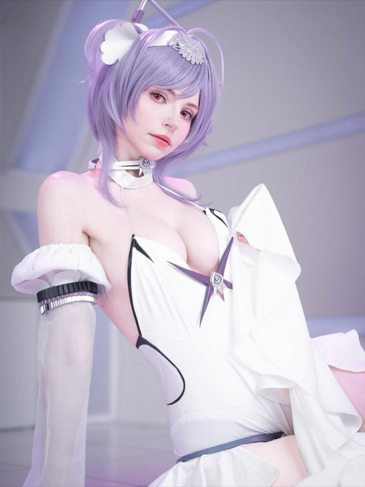 艾什莉体模PeachMilky更新《妮姬》Cos:肤白貌美 凹凸有致