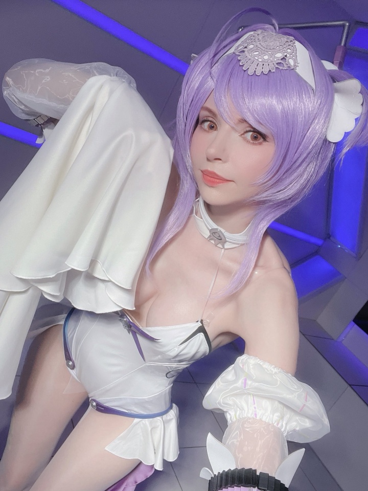 艾什莉体模PeachMilky更新《妮姬》Cos:肤白貌美 凹凸有致