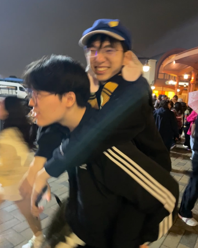 【QY球友会】AL都是好兄弟啊!Tarzan更博迪斯尼游玩照:带孩子们迪士尼打卡✅