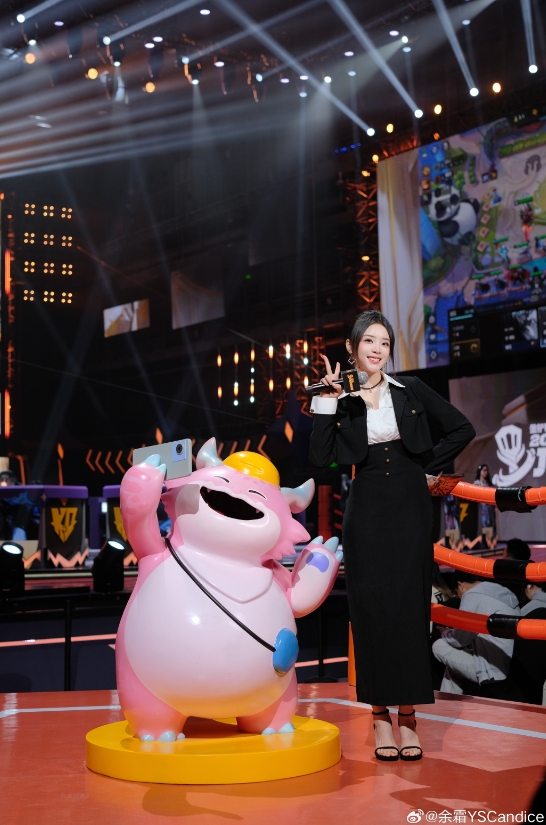 【万博电竞】余霜晒照:9点到23点超长待机JOC决赛的一天!