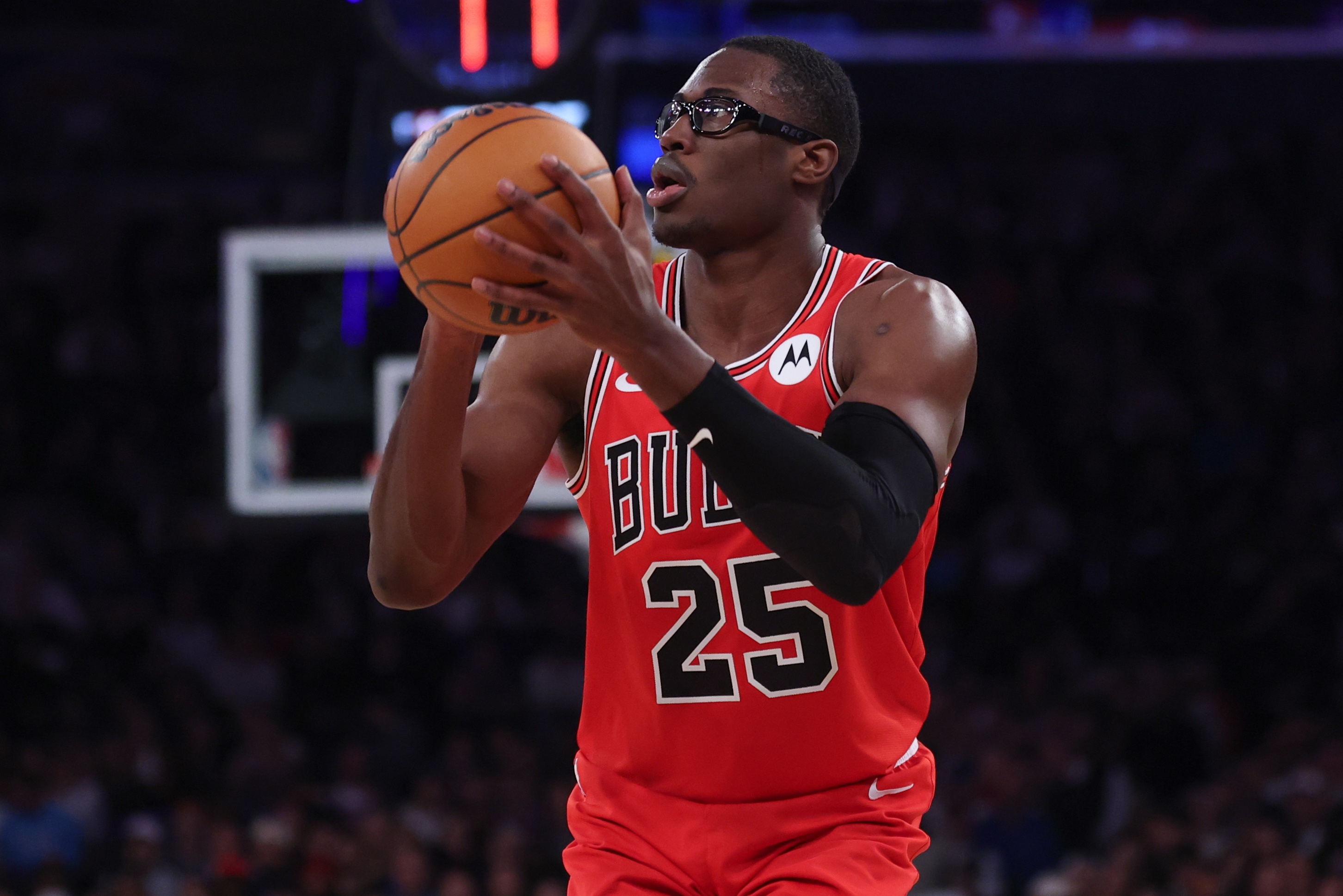 美记:公牛愿意送走杰伦·史密斯 9+6的替补中锋适合争冠球队