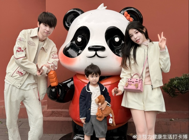 糖小幽晒照：众生欢喜佛欢喜