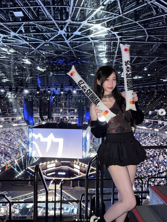 Faker美女粉丝晒照：第二次跟Faker約會 還是一如既往的帥👍🏻