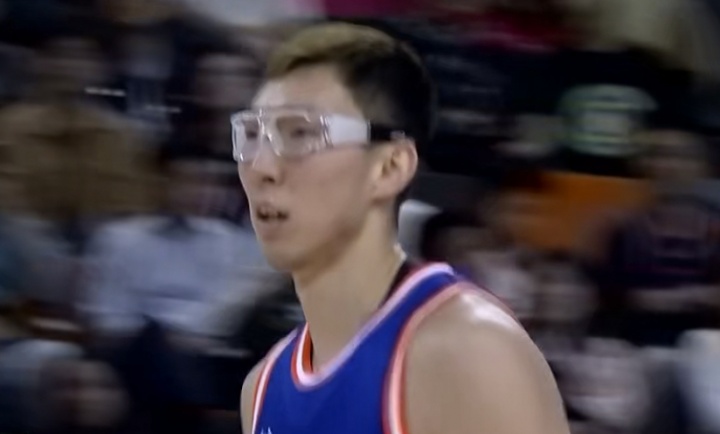 内线大魔王！周琦杀伤力十足全场9中3&罚球11中8砍下16分13板！