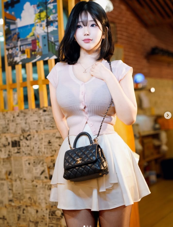 《剑星》体模尹雪花晒照：期待杭州的粉丝见面会