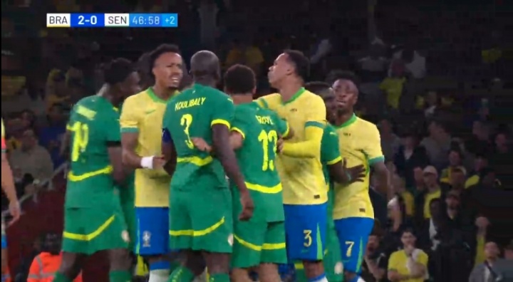 友尽赛？巴西vs塞内加尔上半场结束前，双方球员发生口角冲突