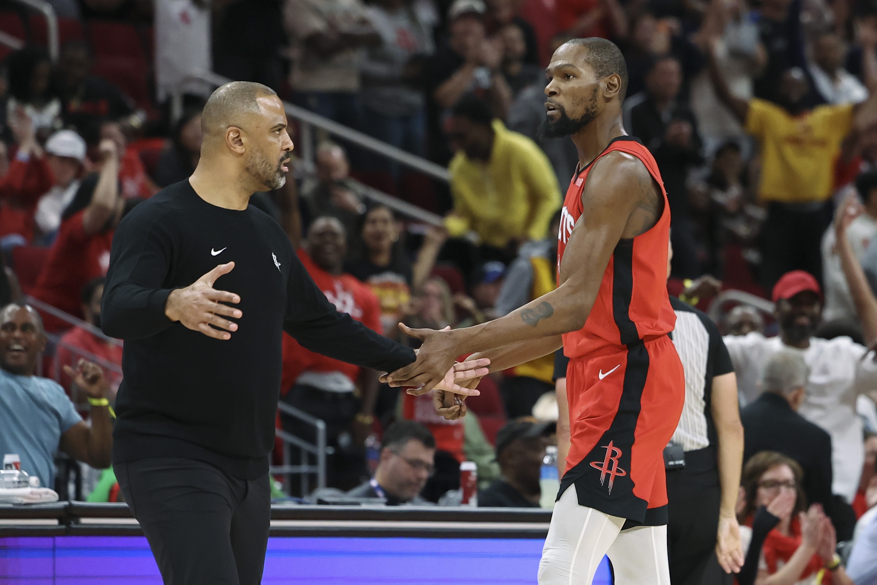 【精彩资讯】渐入佳境!火箭三分短板得到改善 篮板与球权优势愈发明显(图4) 【精彩资讯】渐入佳境!火箭三分短板得到改善 篮板与球权优势愈发明显(图4)