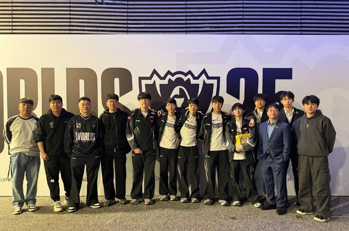 啊这😅Tabe早前还在和Shanks说明年一起努力！今天就官宣离队