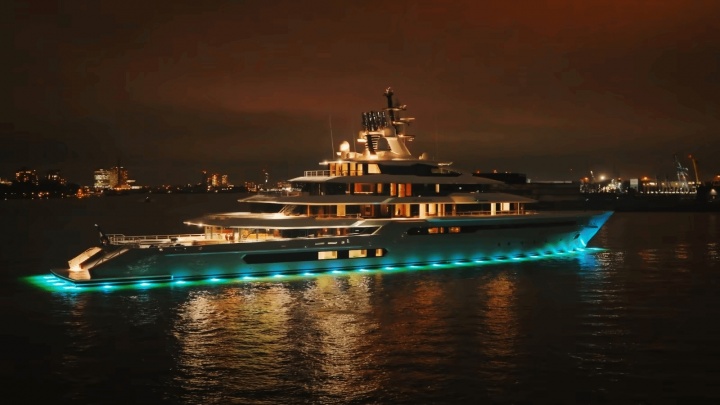 【万博电竞】G胖造价5亿美元超级游艇正式官宣交付:全场111米,内建15台电竞PC