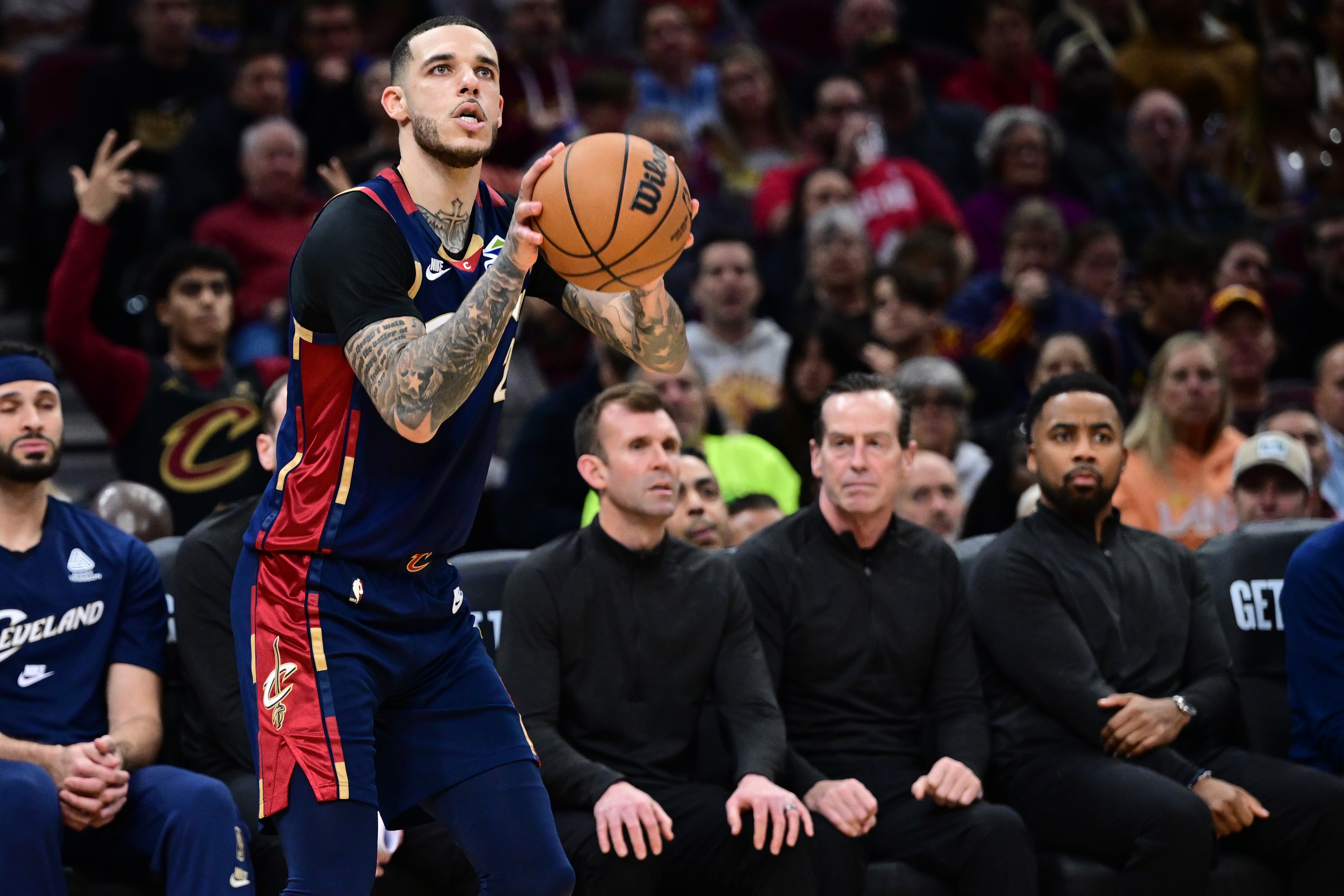 就差投篮了！大球三分2中0一分未得 但拿到7板5助&正负值+12