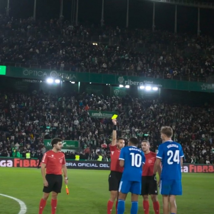 【你怎么看?】裁判第98分钟准时吹哨没给进攻机会,姆巴佩不满上前理论染黄(图1) 【你怎么看?】裁判第98分钟准时吹哨没给进攻机会,姆巴佩不满上前理论染黄(图1)