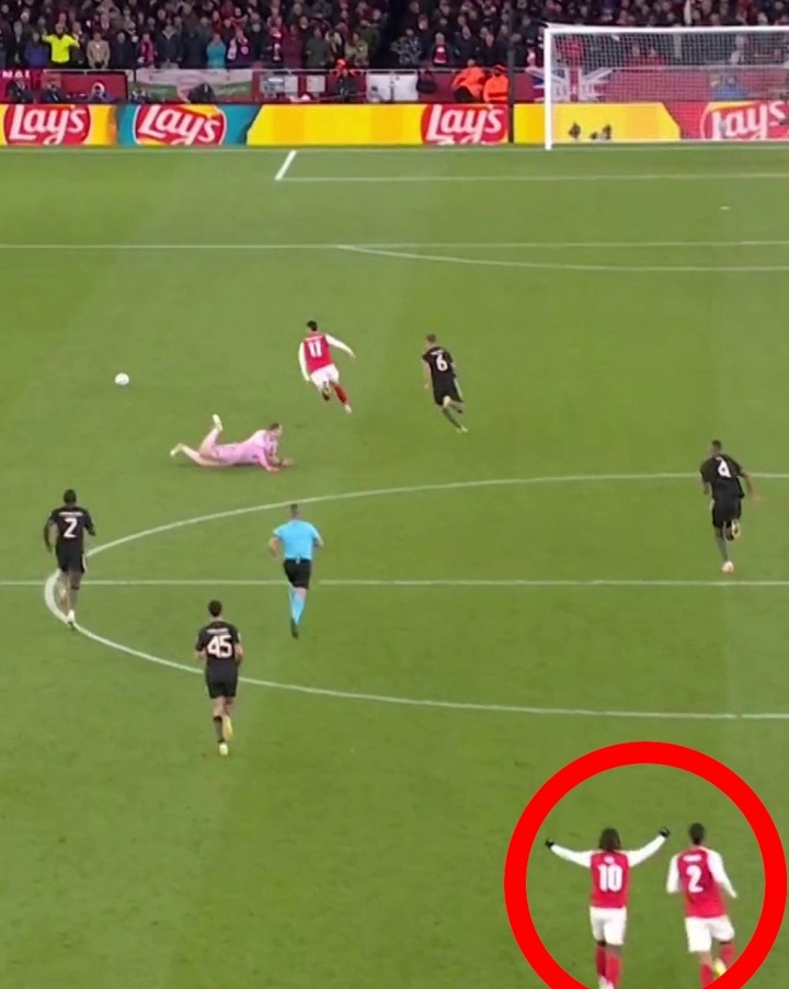 致命😱诺伊尔出击扑空瞬间已接近中圈，埃泽直接提前庆祝