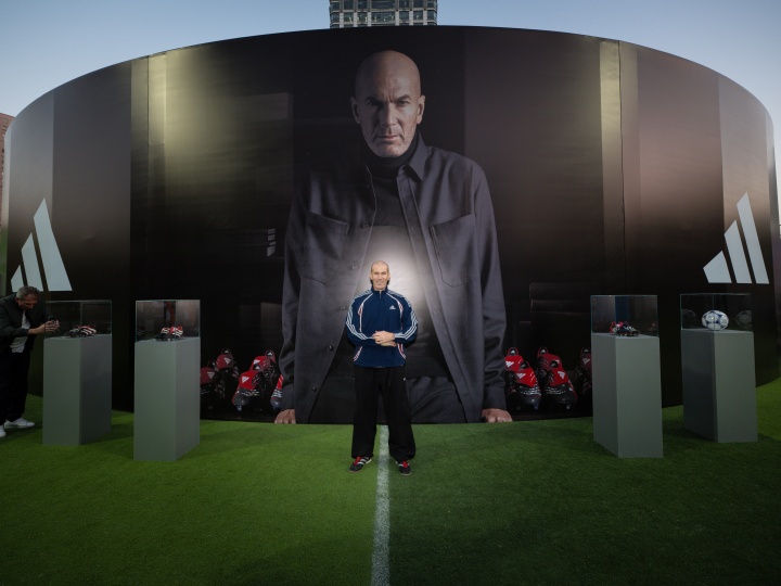 【新闻简讯】“⚽齐迹再现”齐达内2025上海行落幕(图4)