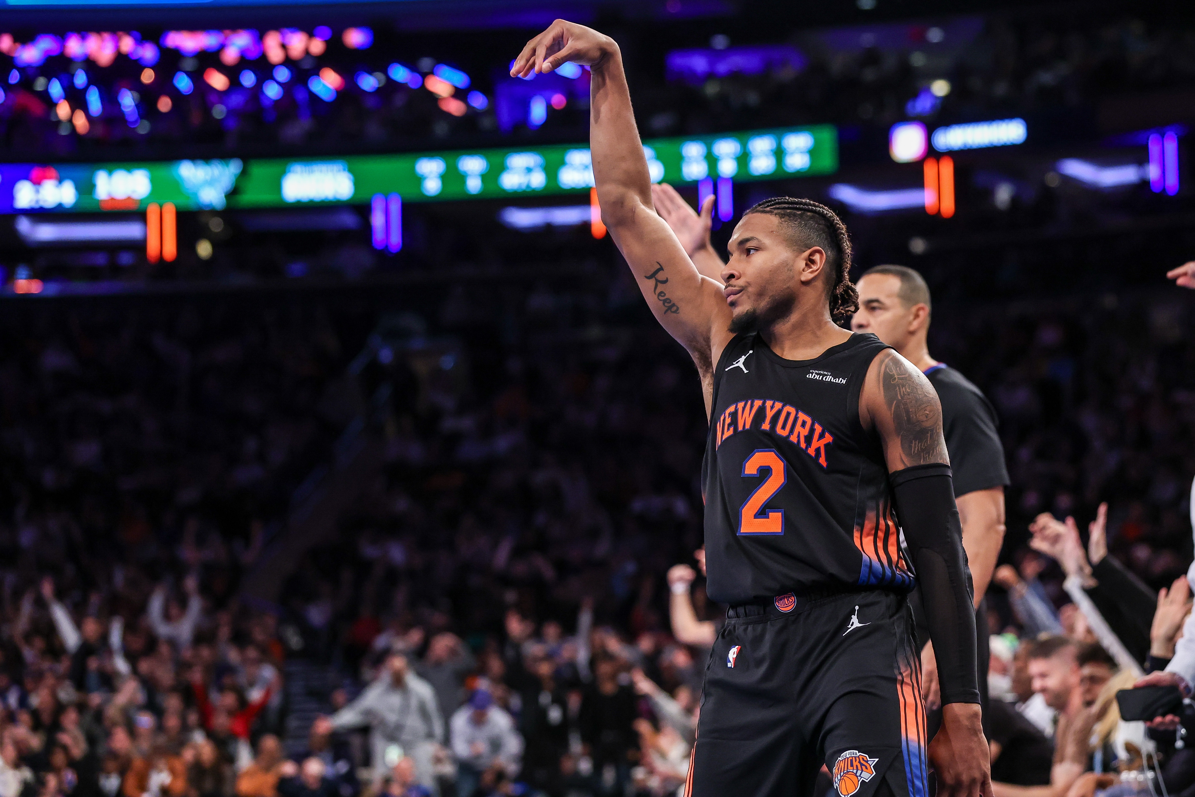 太准了!麦克布莱德半场5记三分拿下16分3板1助1帽