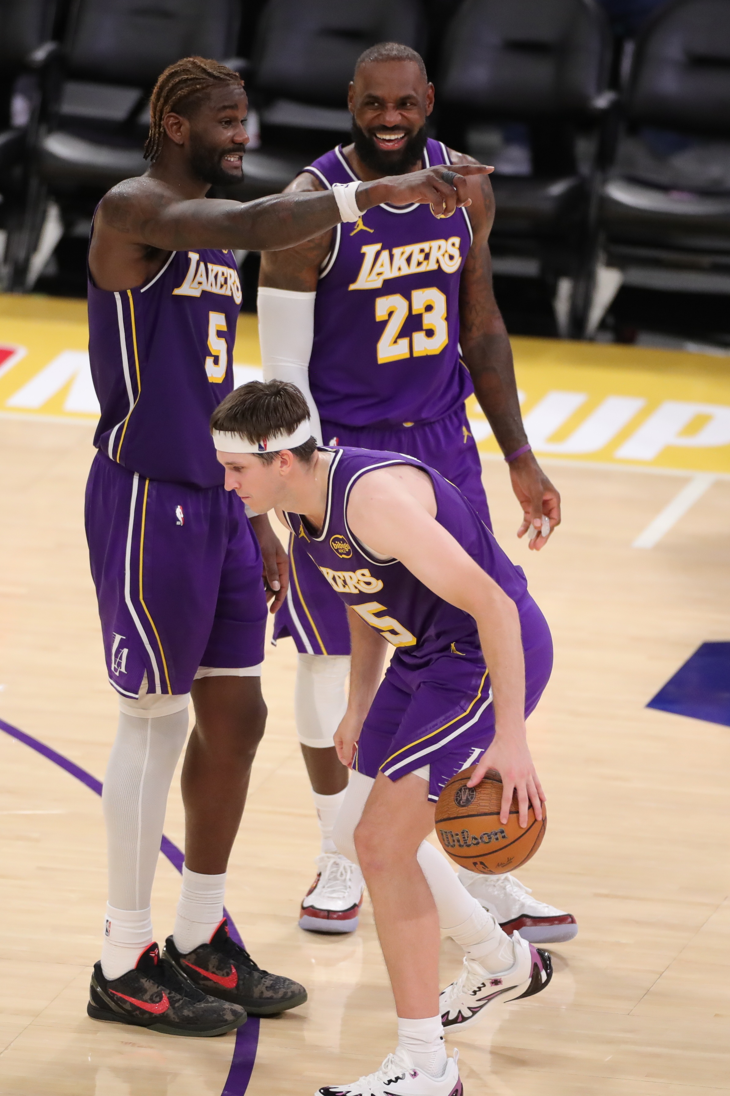 【你怎么看？】詹姆斯：很久之前就和你们说过里夫斯打得非常好&常规操作(图1)