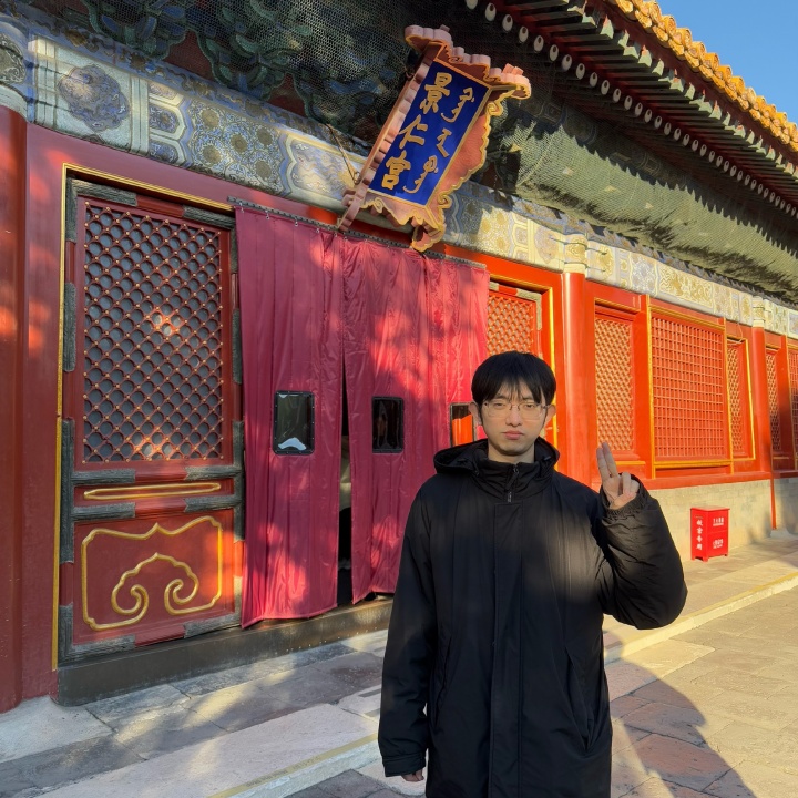 圣枪哥晒出休赛期旅游照：与Meiko等好友聚首，还收到邓紫棋签名