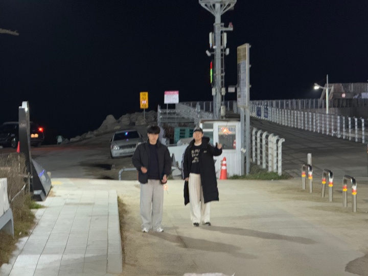 圣枪哥晒出休赛期旅游照：与Meiko等好友聚首，还收到邓紫棋签名