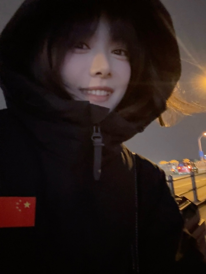 【万博电竞】骆歆晒照:其实我有件重要事想告诉你