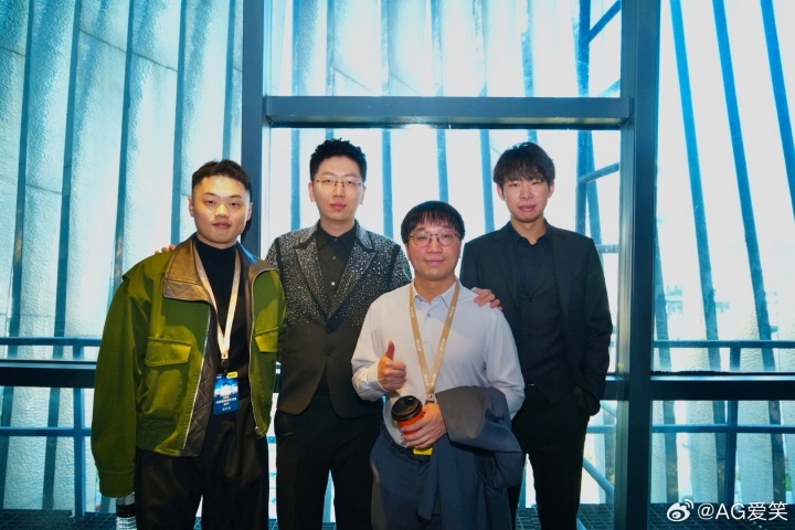 AL经理爱笑晒俱乐部荣誉：感谢所有相遇！明年好好努力，继续冲！