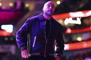 火箭队对阵容感到满意，暂无打算交易伊森