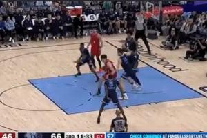 終于有正面貢獻！楊瀚森前場板先助攻三分 然后快攻再助攻扣籃