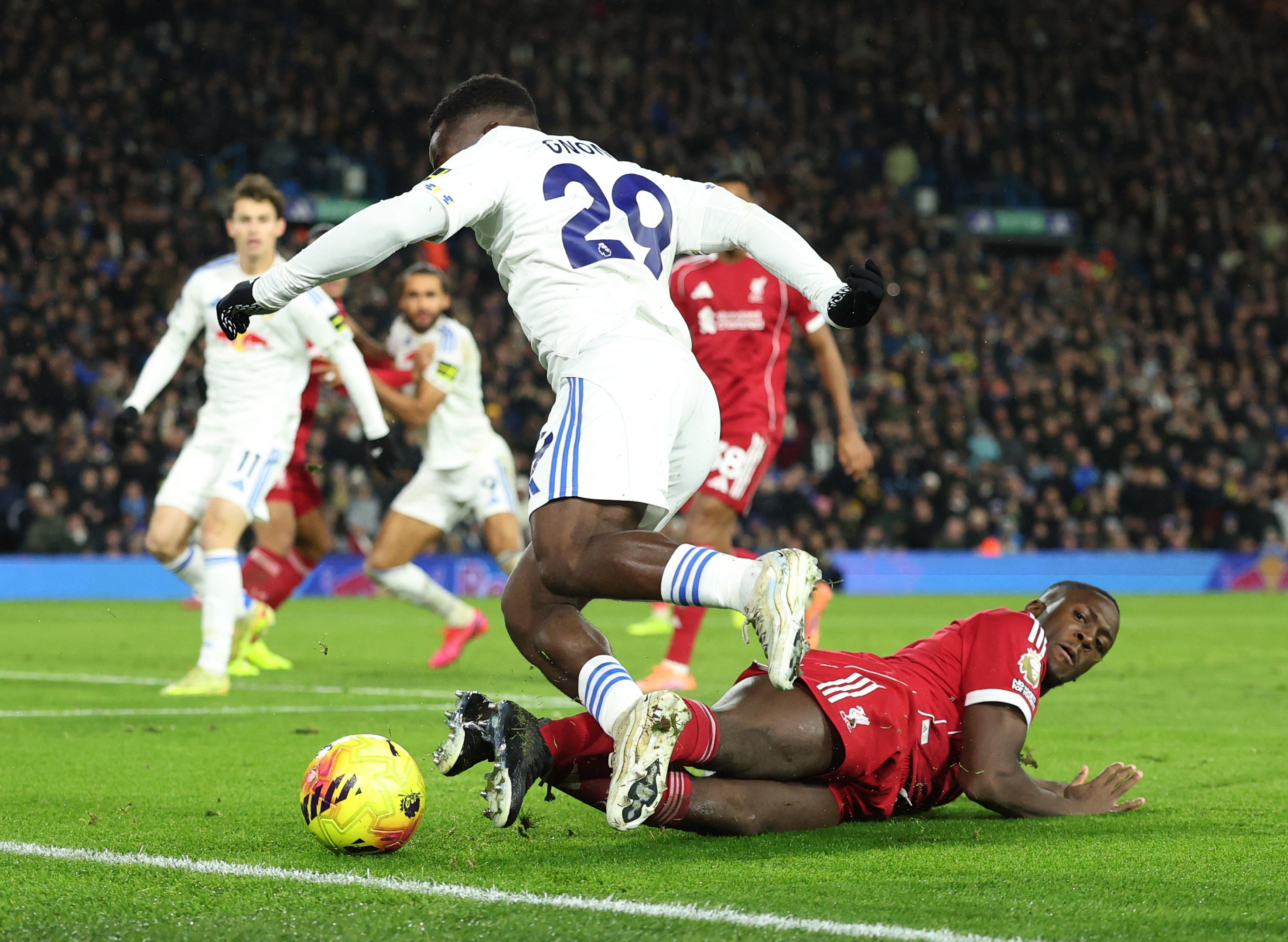 【利物浦】5000字解析萨拉赫爆炸采访凭啥别人犯错能保住位置,我不行?(图2) 【利物浦】5000字解析萨拉赫爆炸采访凭啥别人犯错能保住位置,我不行?(图2)