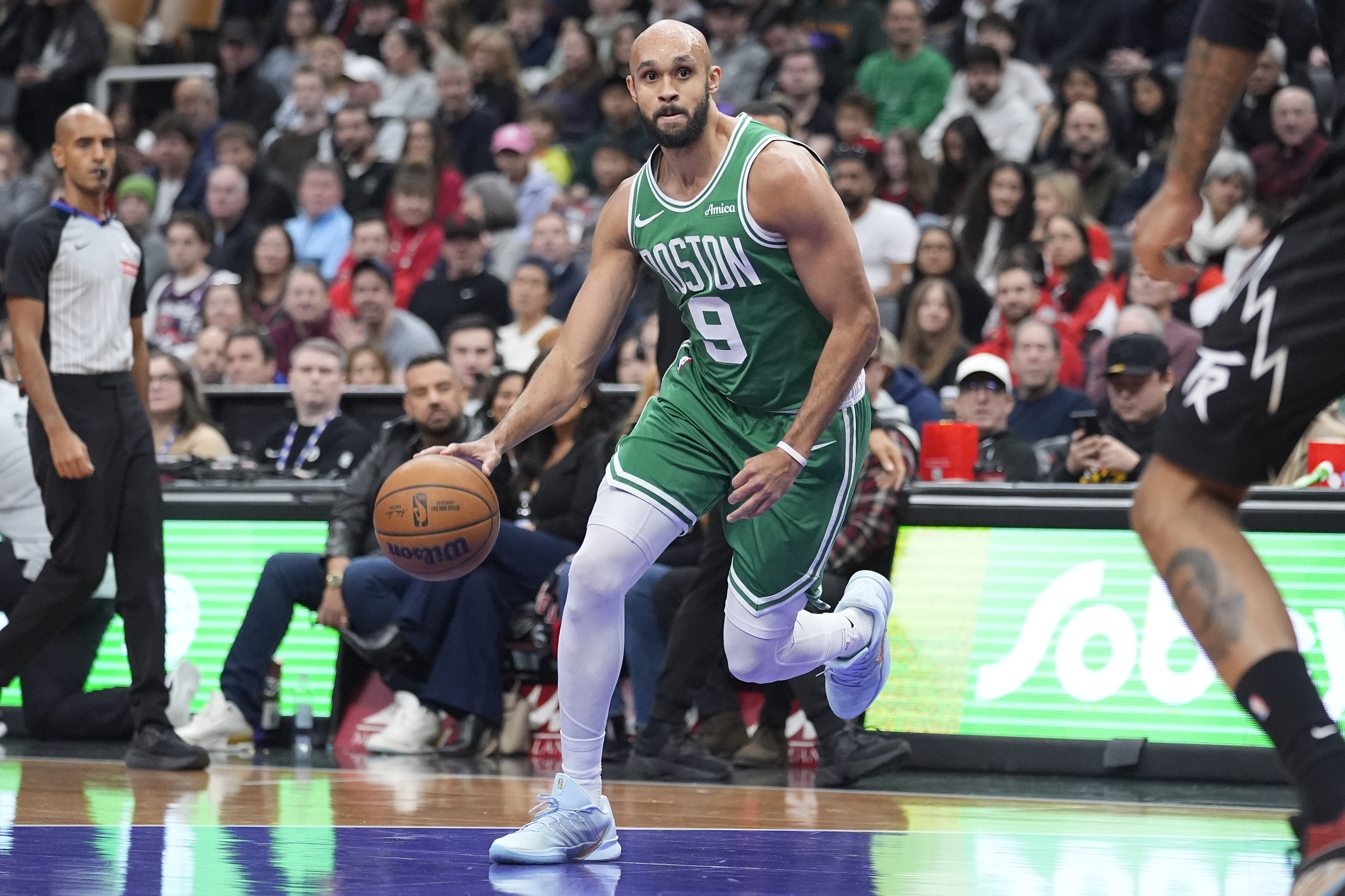 马祖拉：防守端我们非常信任怀特 他无球和有球防守一样出色