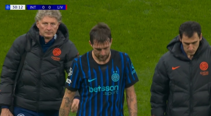 半小时已伤两人！第30分钟，阿切尔比下场比塞克登场