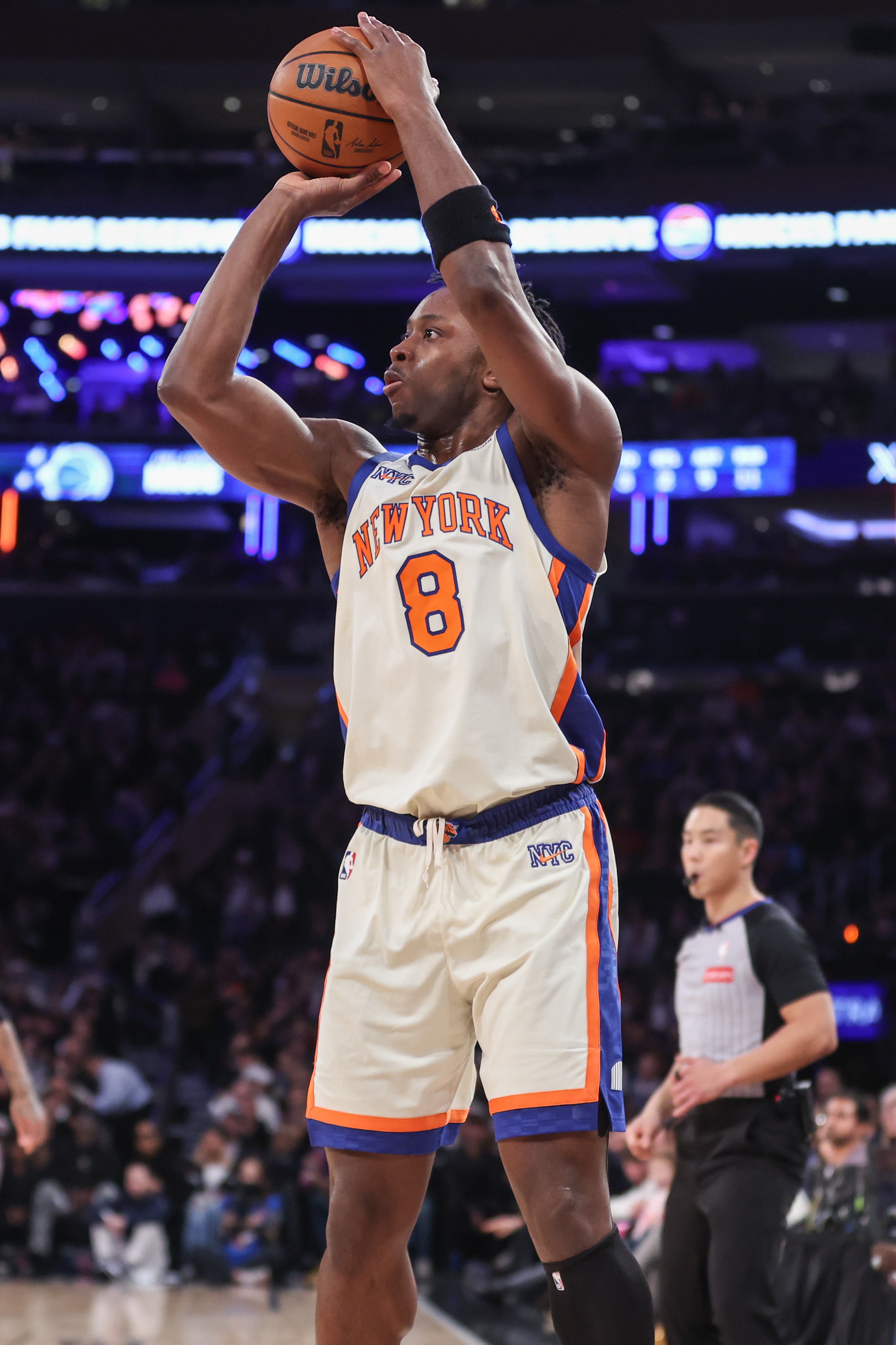 手不软！阿努诺比对阵旧主猛龙已经取得5连胜 场均19.8分5.2板