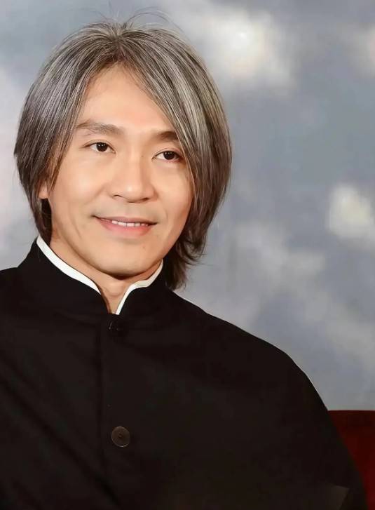 王晶回应为何不再与周星驰合作：后期我们俩的理念不同难以调和