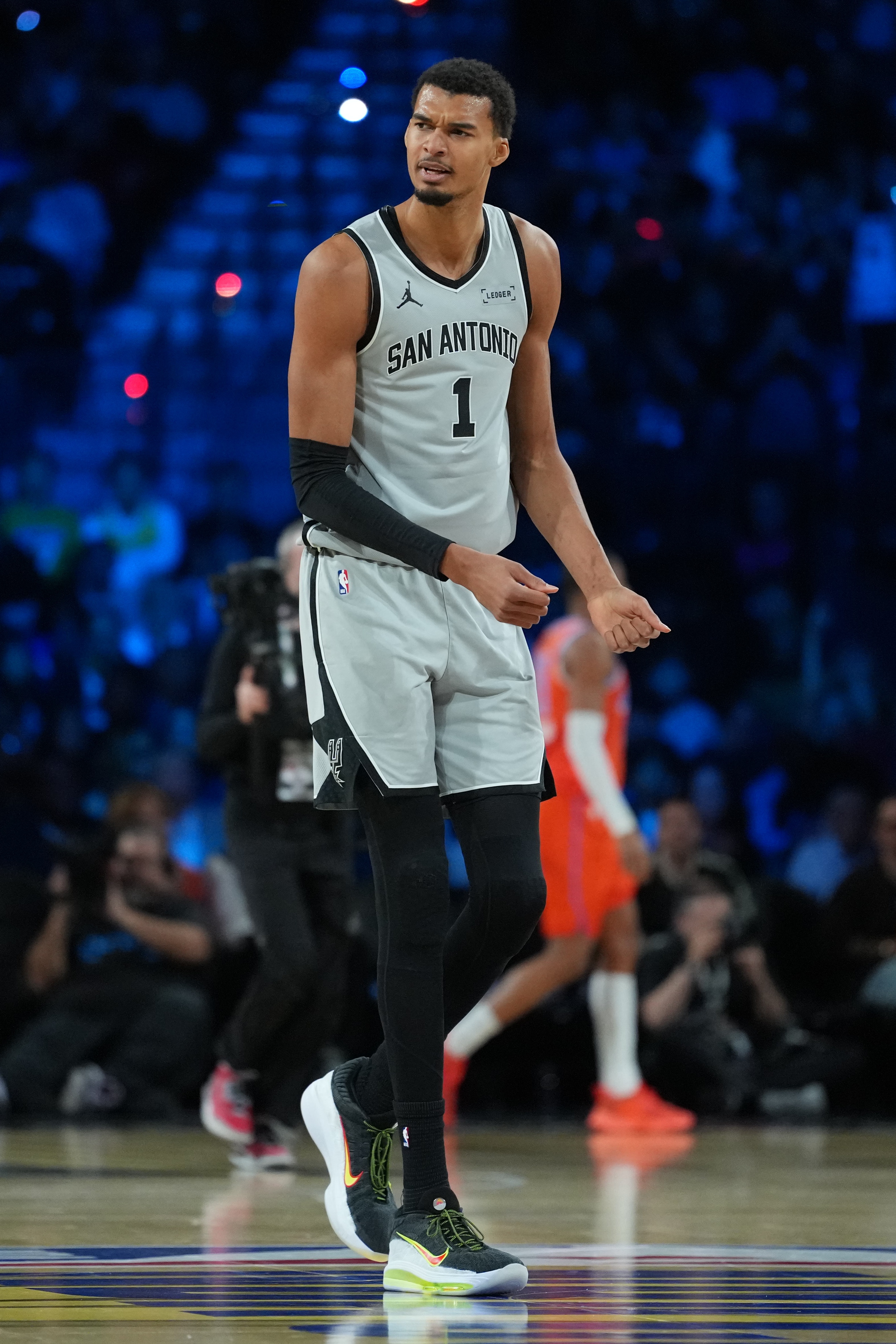 【体育观察】一物降一物!文班21分钟正负值+21 一个人禁区攻防⬅️威慑力掌控雷霆(图4) 【体育观察】一物降一物!文班21分钟正负值+21 一个人禁区攻防⬅️威慑力掌控雷霆(图4)