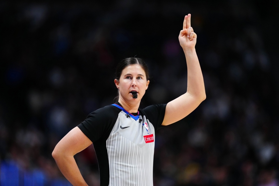 【有道理嘛?】火记:女裁判执裁七年 简介上的亮点仅仅是吹过新秀赛和全明星(图1) 【有道理嘛?】火记:女裁判执裁七年 简介上的亮点仅仅是吹过新秀赛和全明星(图1)