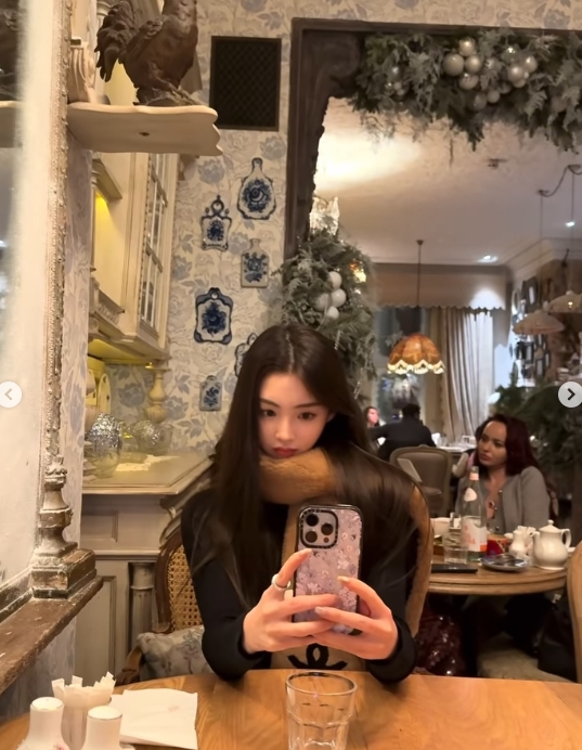 Ming绯闻女友1saye晒照:满满的圣诞气息!