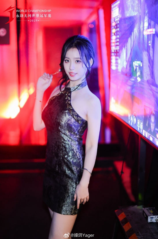 【QY球友会】好腿!永劫无间美女主持娅鸽晒照:明天✈️深圳!决赛见!