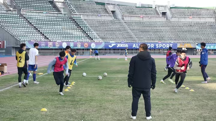 “送球员上门挑选”？鲁能U18与河南U21上周在扬州踢比赛