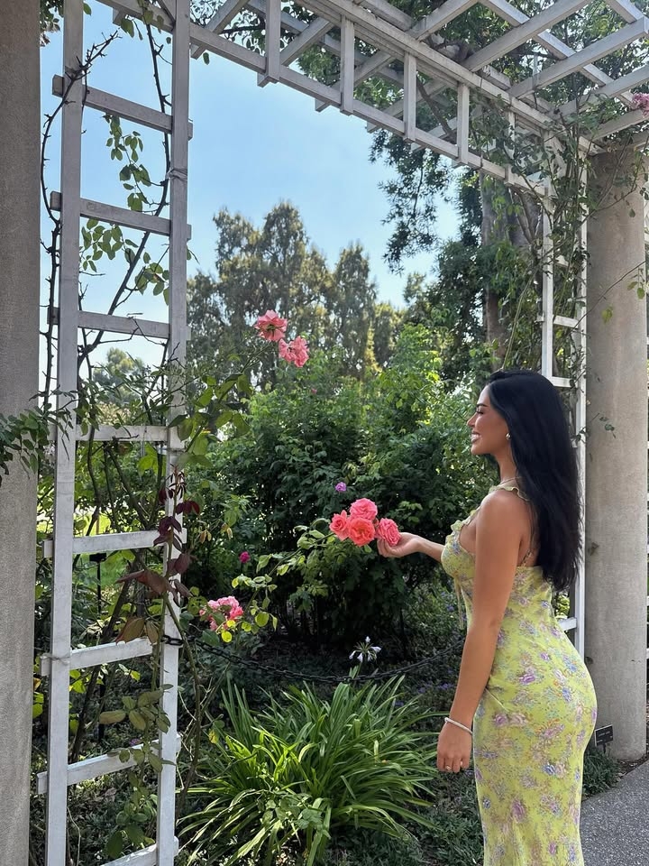 【贝林厄姆】抱俩金砖22岁贝林厄姆晒照为28岁女友庆生:生日快乐(图7) 【贝林厄姆】抱俩金砖22岁贝林厄姆晒照为28岁女友庆生:生日快乐(图7)