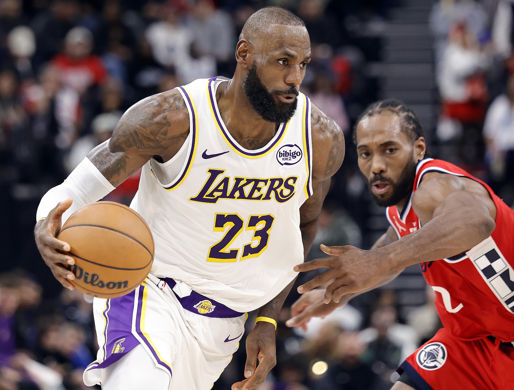 [NBA]解说：詹姆斯在生日前调整到“常规赛模式” 小卡回到了2019版本(图1)