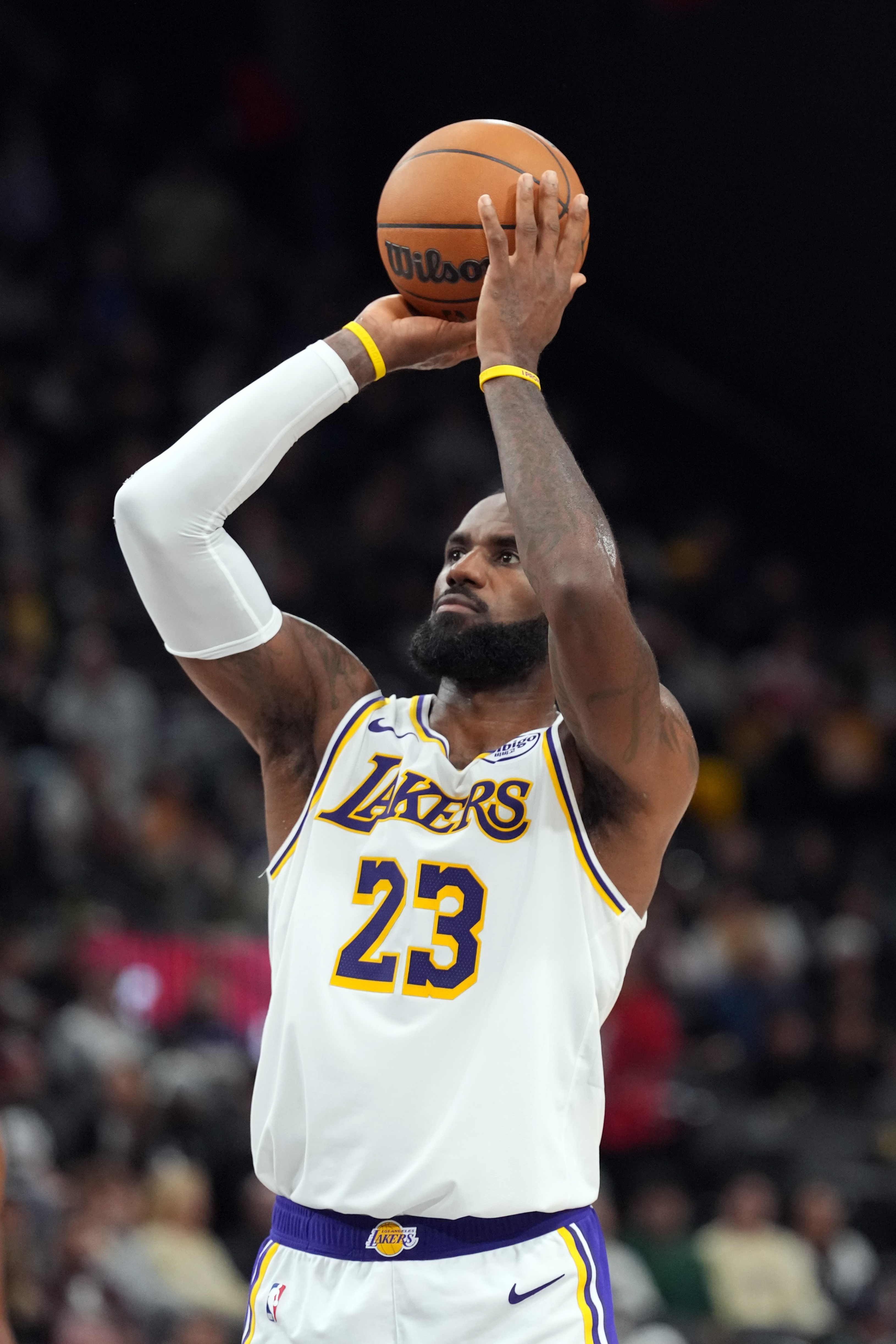 [好看推荐]末节发力！詹姆斯最近5场第四节场均9.2分2.4板3助投篮命中率58%(图1)