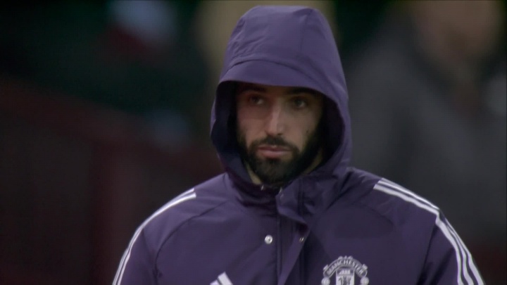 铁人倒下！电讯报：B费可能至少缺阵一个月，疑似遭遇软组织伤势