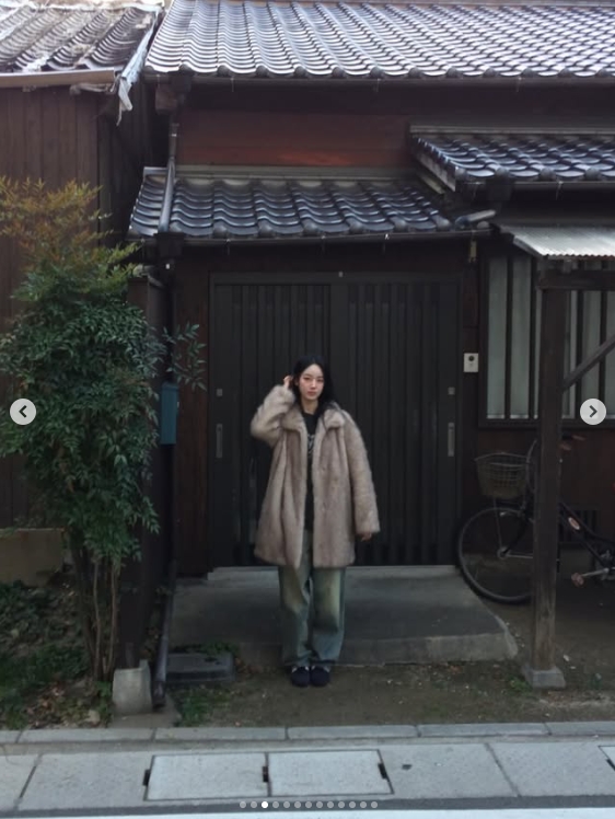 【蜗牛电竞】T1粉丝集合！Peyz姐姐晒照：最近的游客照🍣🍜🍢🍙🍱🥟🍺