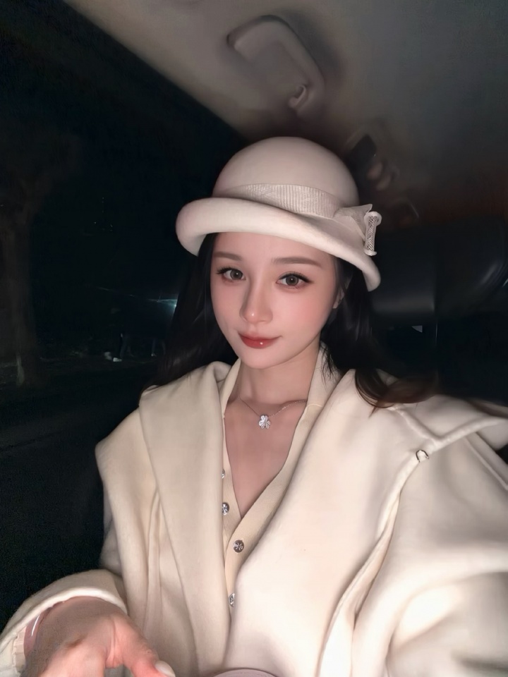 【蜗牛电竞】姿态妻子晒出圣诞节聚餐照片：MerryChristmas收获一口袋开心🎄​​​