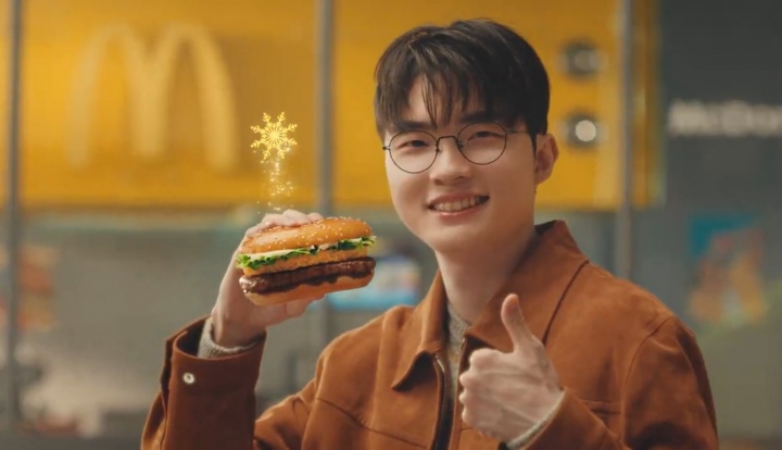 【球盟会】Faker出演韩国麦当劳“幸运汉堡”广告：首次有电竞选手参加该代言