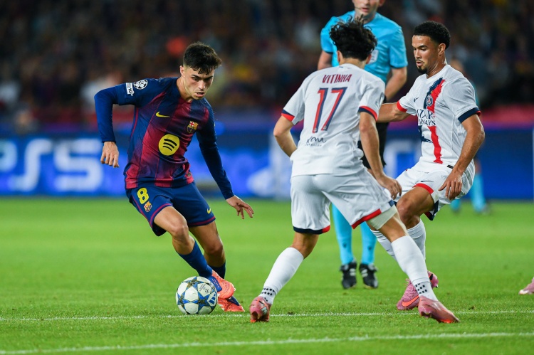 【巴塞罗那】直播吧2025年度最佳阵容：登+哈+姆领衔锋线，拉菲、加布入选(图4)