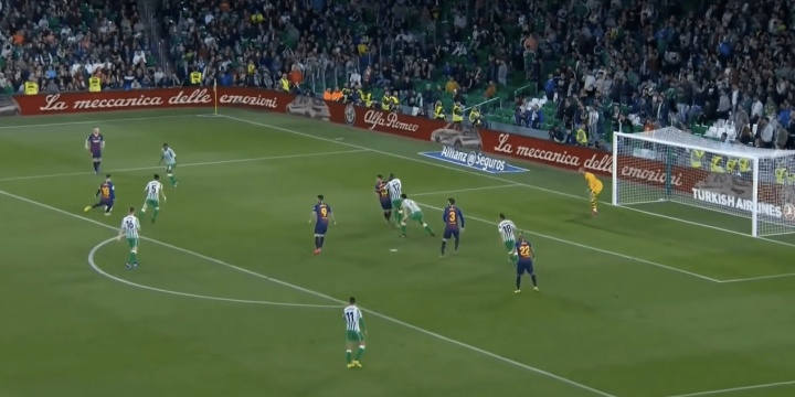 【今日体讯】多尔古试图复刻梅西对贝蒂斯⭐吊射，球速太慢角度太正被没收(图3)